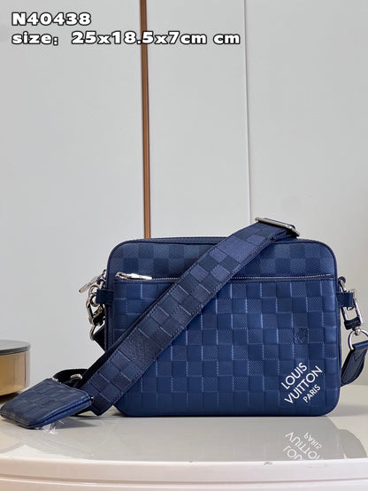 Louis Vuitton Trio Messenger Bag