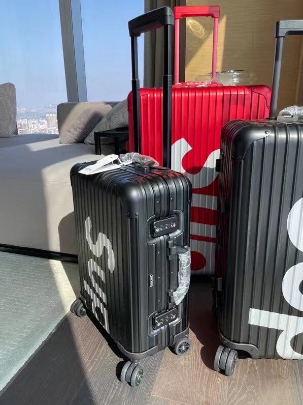 Supreme Rimowa topas Multiwheel 82L